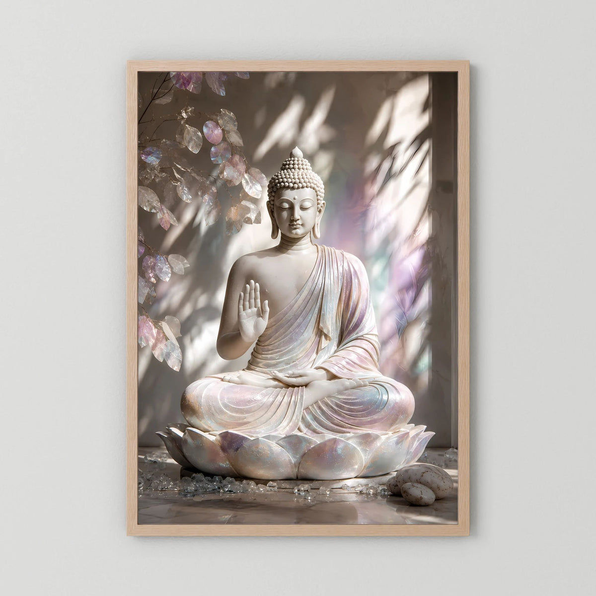 Poster mit sitzendem Buddha auf Lotus, Holzrahmen in Naturton