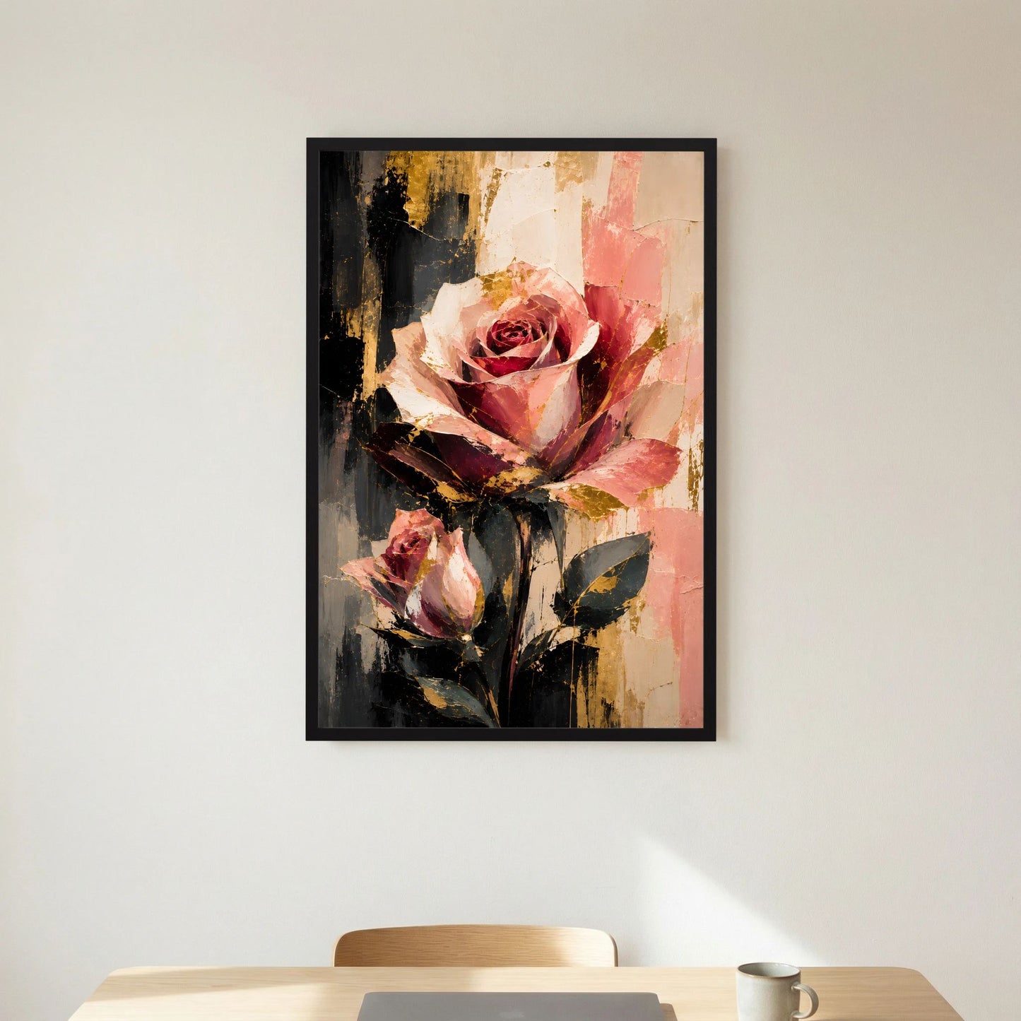 Blumenposter mit abstrakter Rosendekoration in Rosé und Gold, schwarzer Rahmen.