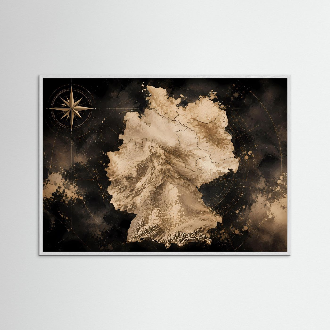 Poster Querformat: abstrakte Deutschlandkarte in Beige, Schwarz und Gold mit Kompassmotiv.