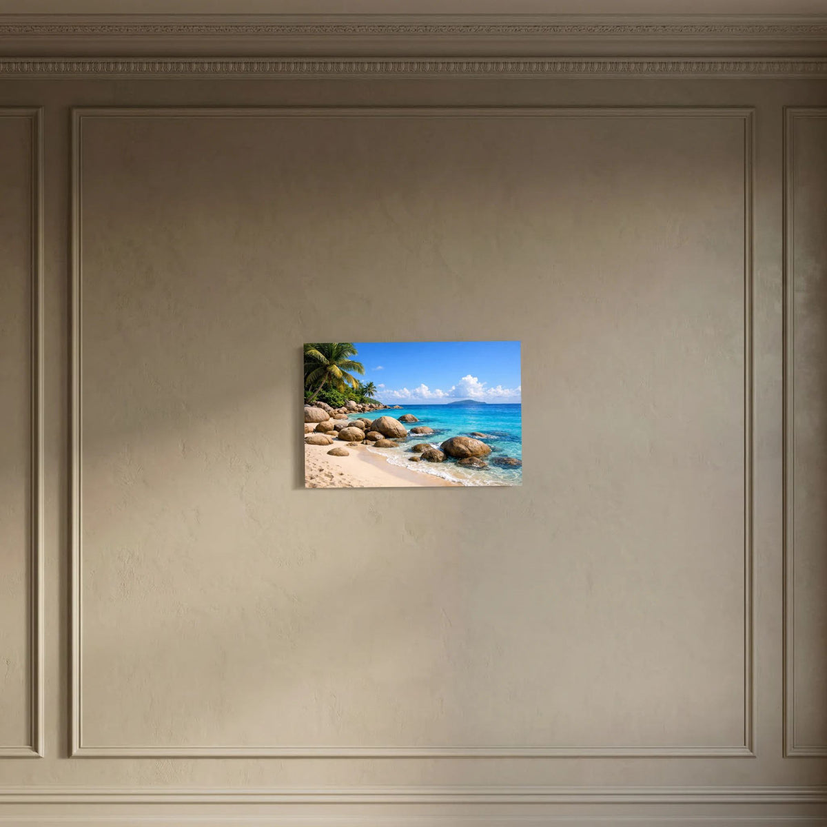 Poster im Querformat mit Tropenstrand, Palmen und Granitfelsen