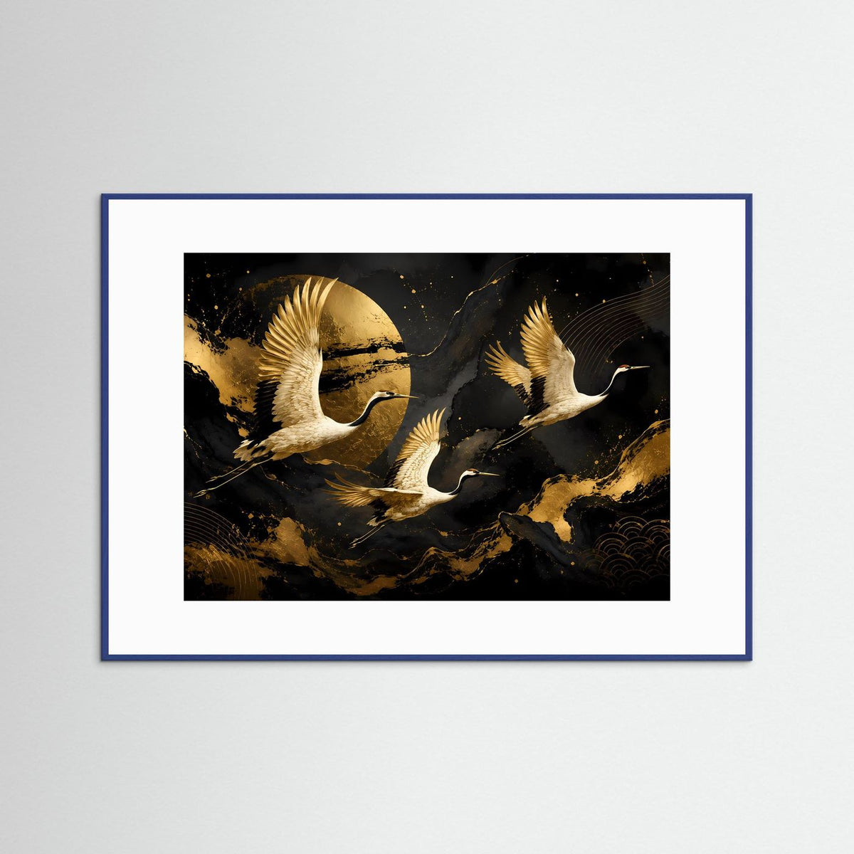 Poster mit goldenen Kranichen im Flug, blau gerahmt, Querformat