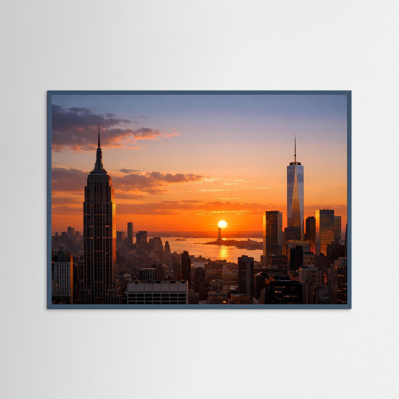 Stadtposter im Querformat mit dunkelblauem Rahmen und Skyline bei Sonnenuntergang