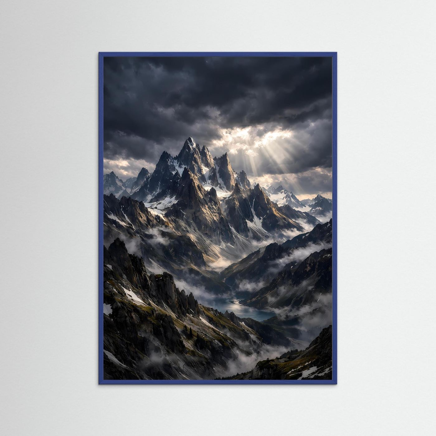 Bergsee-Wandposter im Hochformat, gerahmt mit blauem Rahmen