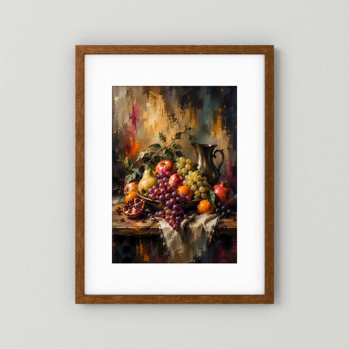 Kunstposter im Hochformat mit braunem Holzrahmen und weißem Rand: Granatapfel & Trauben