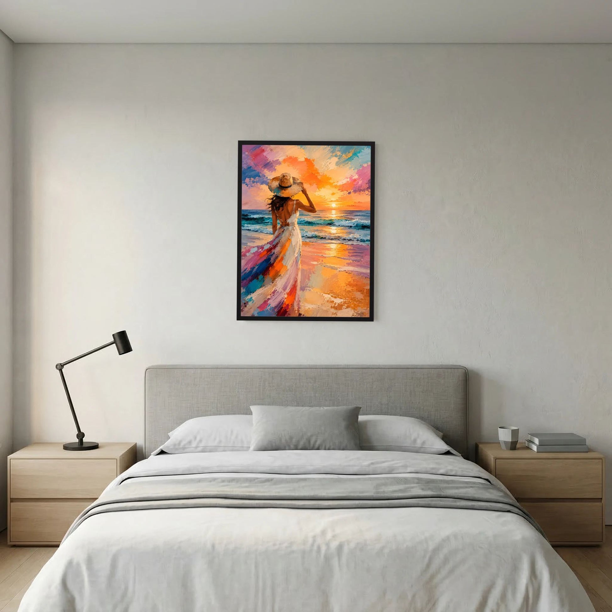 Hochformatiges Poster mit Frau am Meer im Sonnenuntergang, schwarz eingefasst