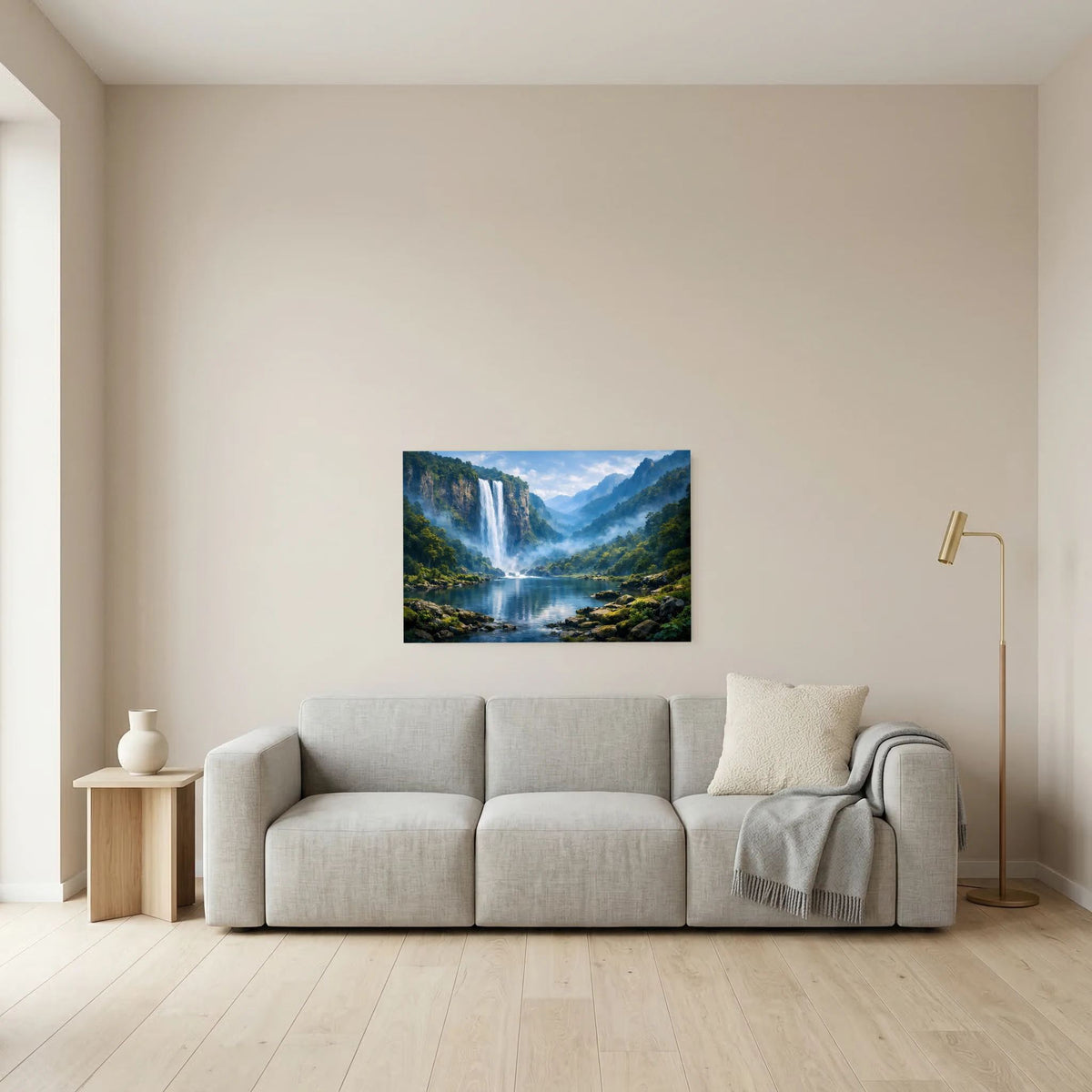 Wandbild im Querformat mit Wasserfall im Bergwald und Bergtal über dem See