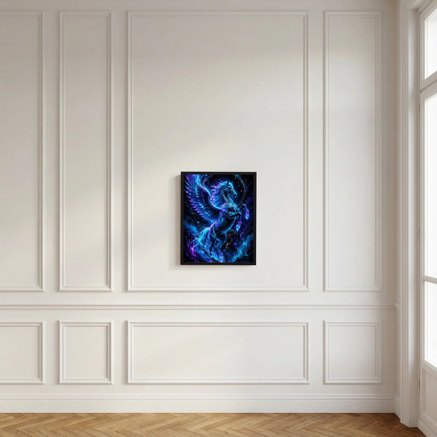 Hochformatiges Poster mit blau leuchtendem Pegasus, schwarzer Rahmen an weißer Wand