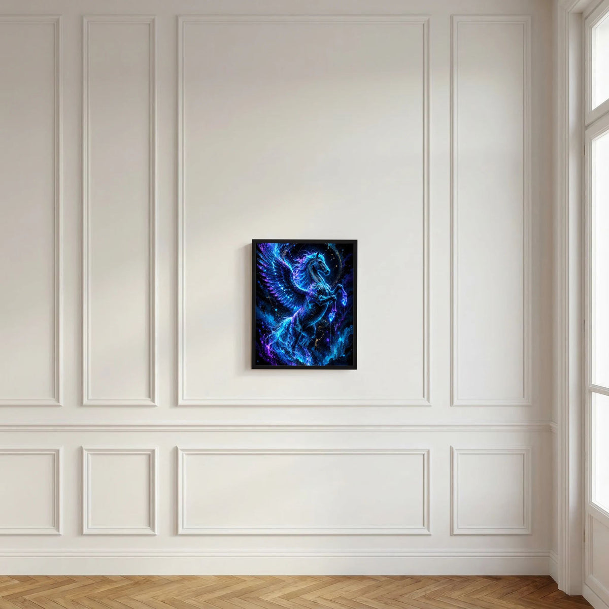 Hochformatiges Poster mit blau leuchtendem Pegasus, schwarzer Rahmen an weißer Wand