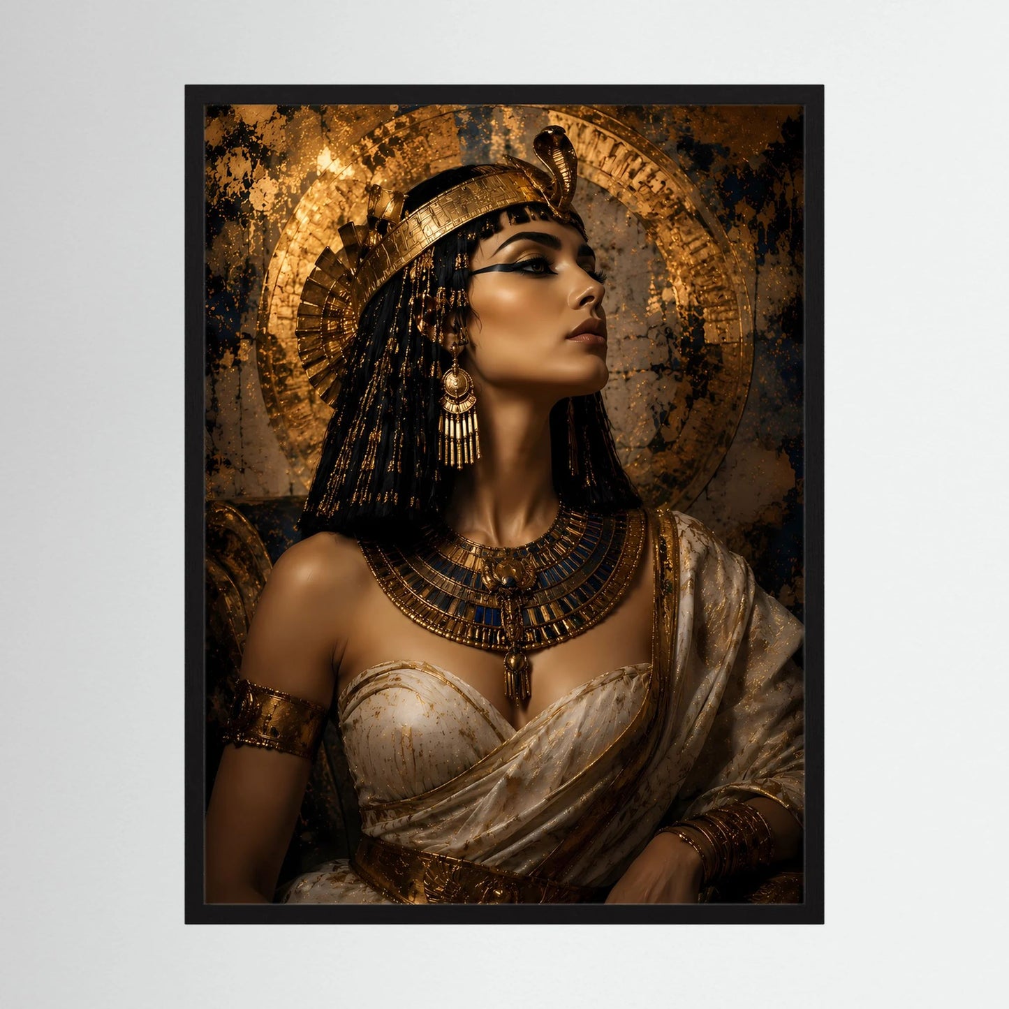 Gerahmtes Hochformat-Poster mit Cleopatra-Porträt, goldener Kopfbedeckung und Gewand