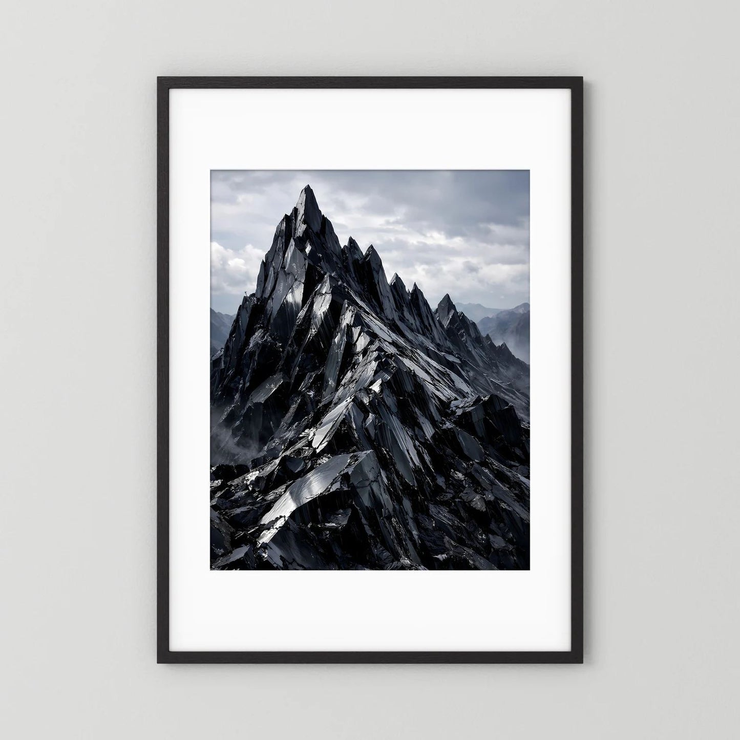 Wandbild-Poster mit schwarzem Rahmen und weißem Passepartout, Kristallbergmotiv.