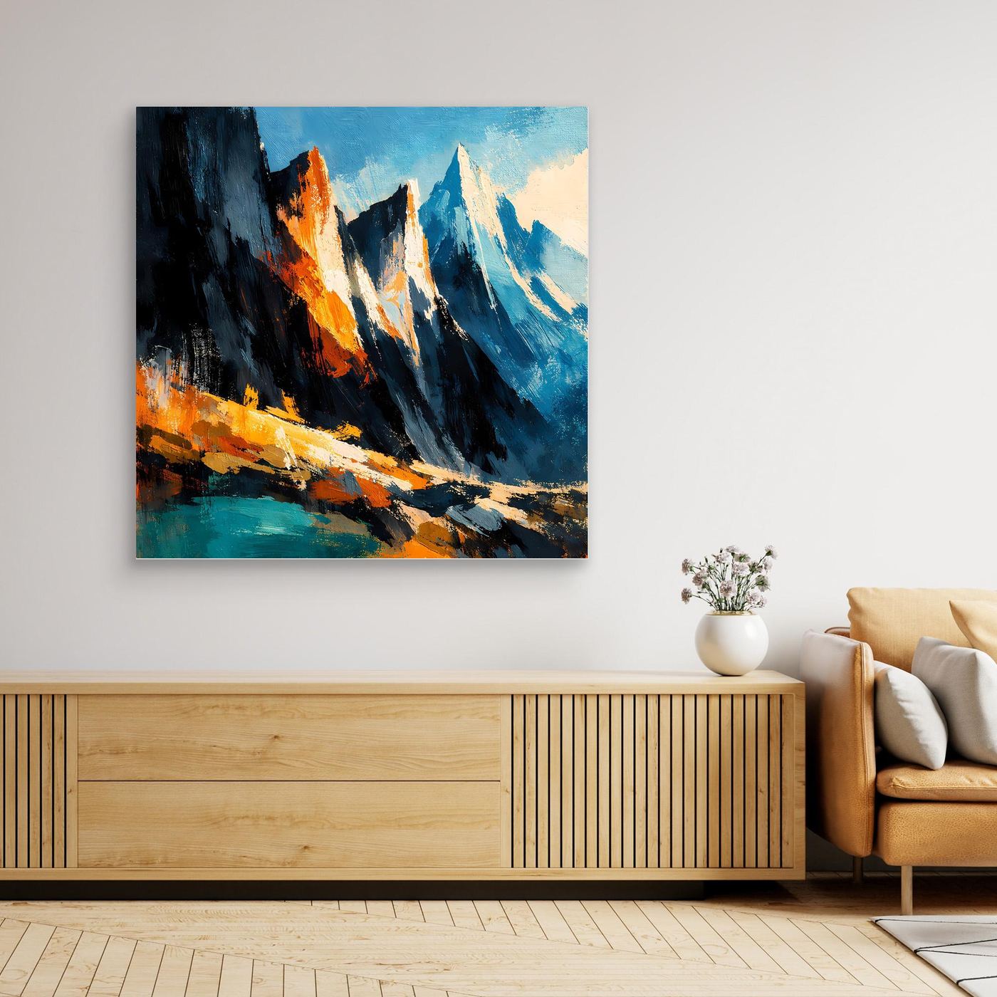 Abstraktes Wandbild mit Bergspitzen in Blau/Türkis und orangefarbenen Akzenten, ohne Rahmen