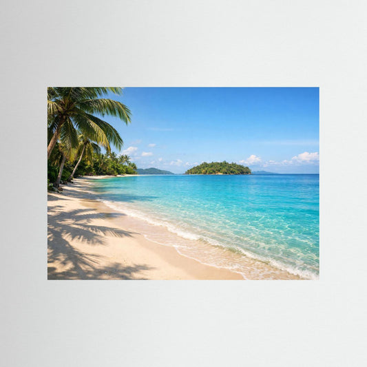 Strandpanorama-Poster ohne Rahmen: Palmen am Sandstrand, türkisblaues Meer und Insel