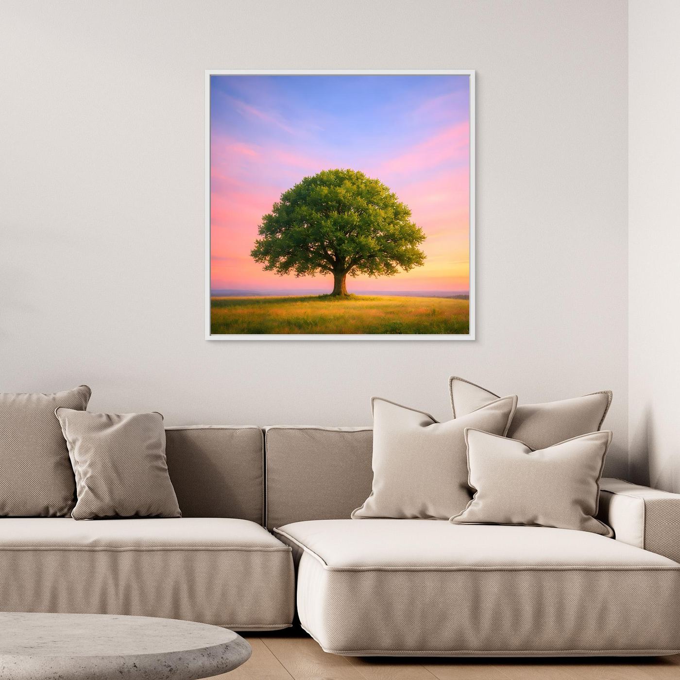 Leinwandbild: Baum auf Wiese bei Sonnenuntergang, silberner Rahmen