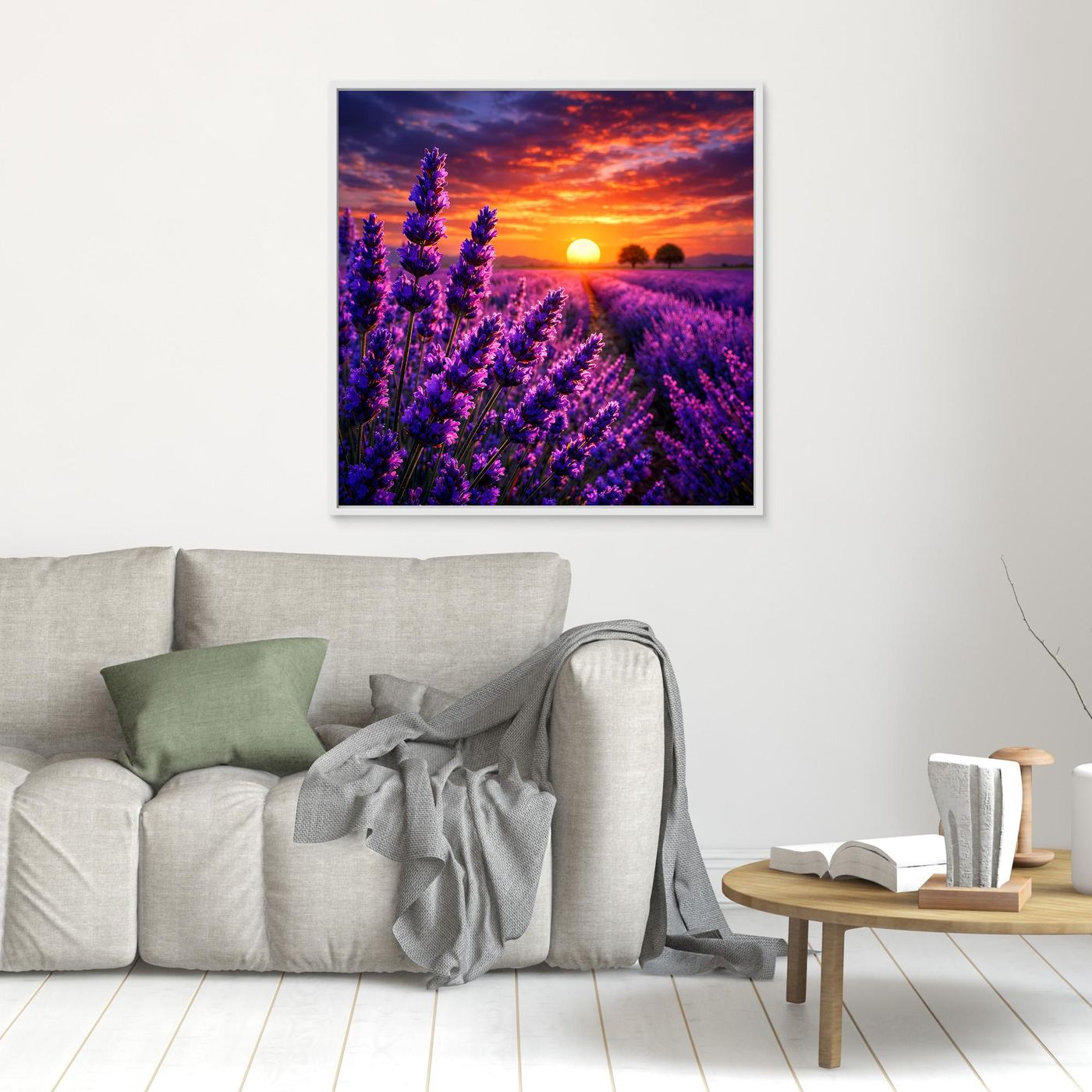 Gerahmtes Leinwand-Wandbild mit Lavendelfeld und Sonne im Sonnenuntergang, silberner Rahmen.