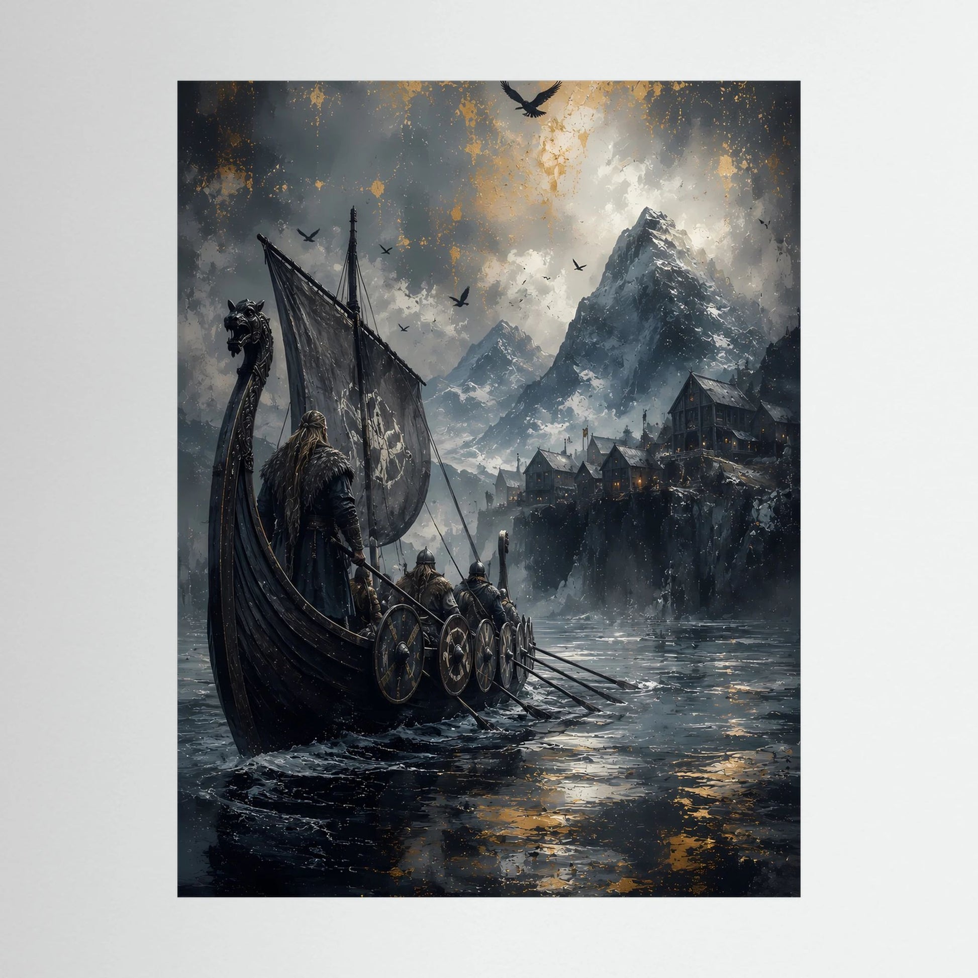 Poster im Detail: Wikinger-Langschiff, Krieger und Berge unter wolkigem Himmel.
