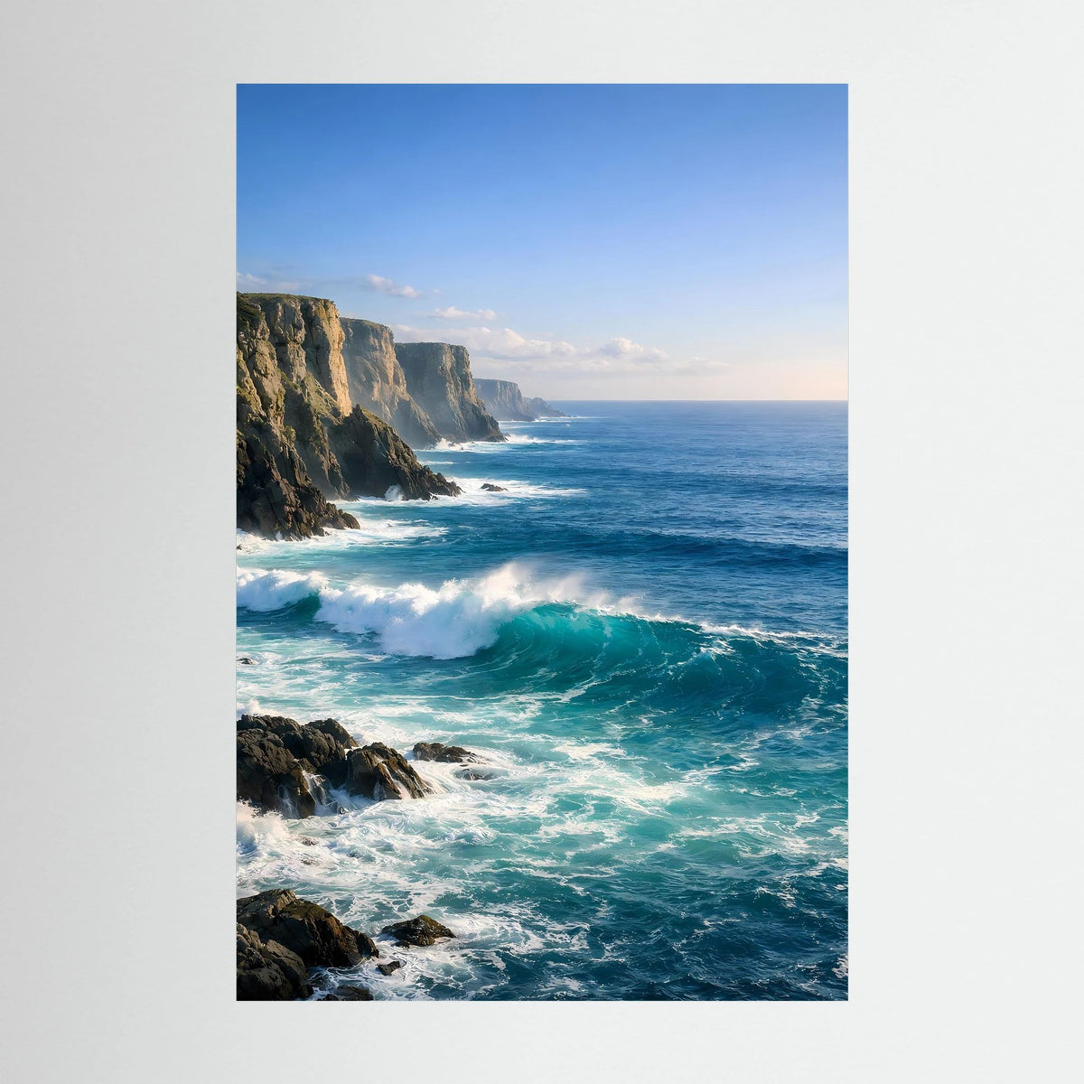 Hochformatiges Wandbild mit blauem Rand: Steilküste und tosende Wellen