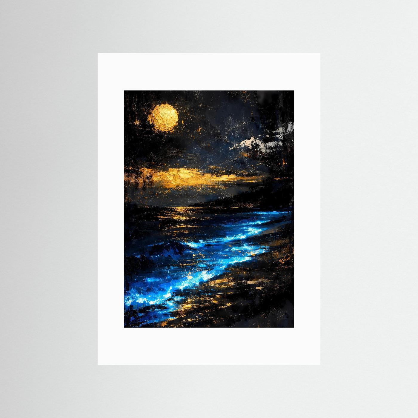 Abstraktes Ozeanposter im Hochformat mit goldenem Mond und blau leuchtender Küste, ohne Rahmen, weißes Passepartout