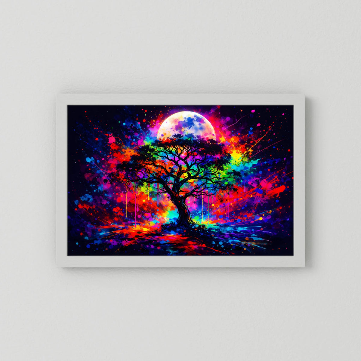 Weiß gerahmtes Poster mit Passepartout: Lebensbaum unter Vollmond im Neon-Design