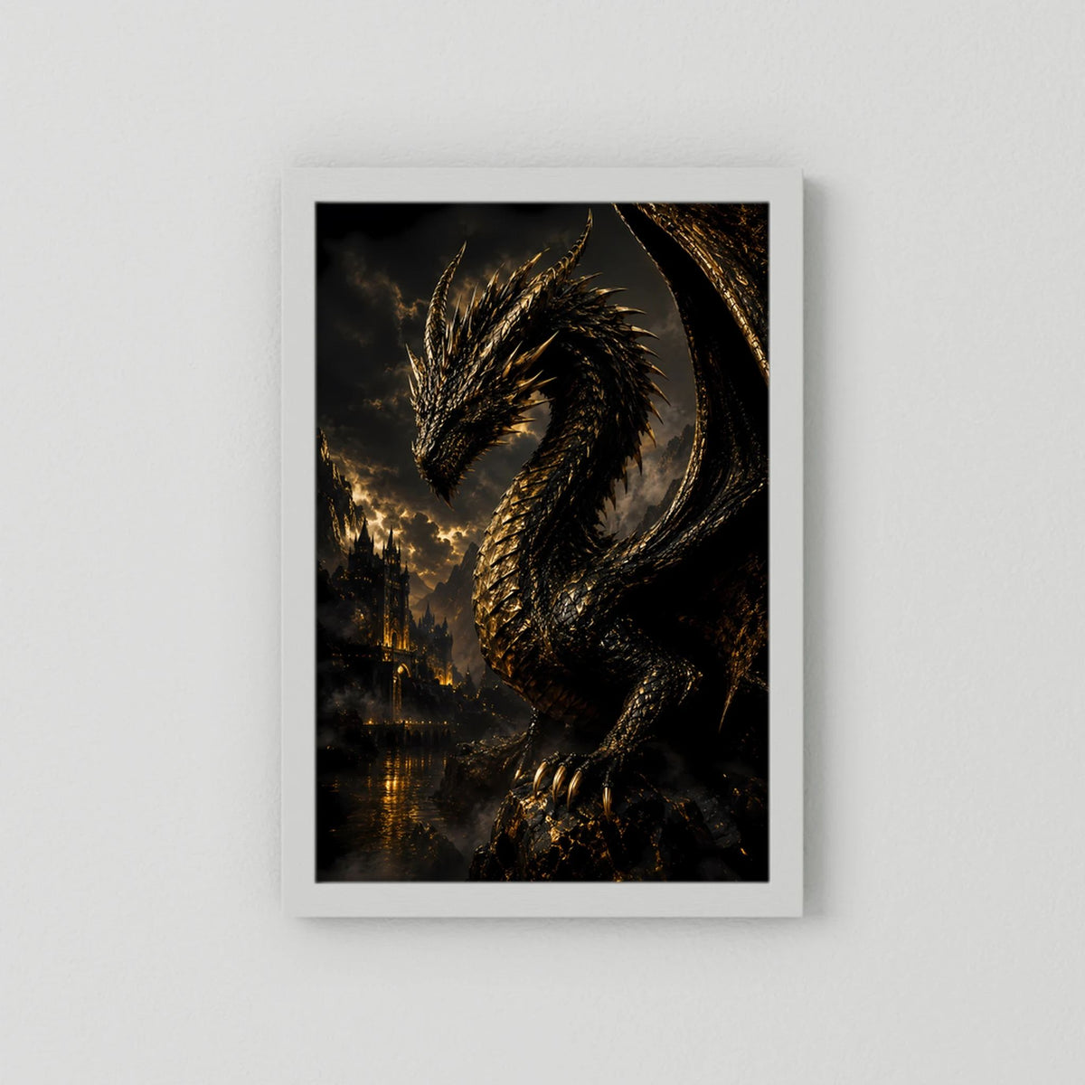Drachenposter Hochformat mit hellem Rahmen: schwarzer Drache, goldene Details vor Nacht