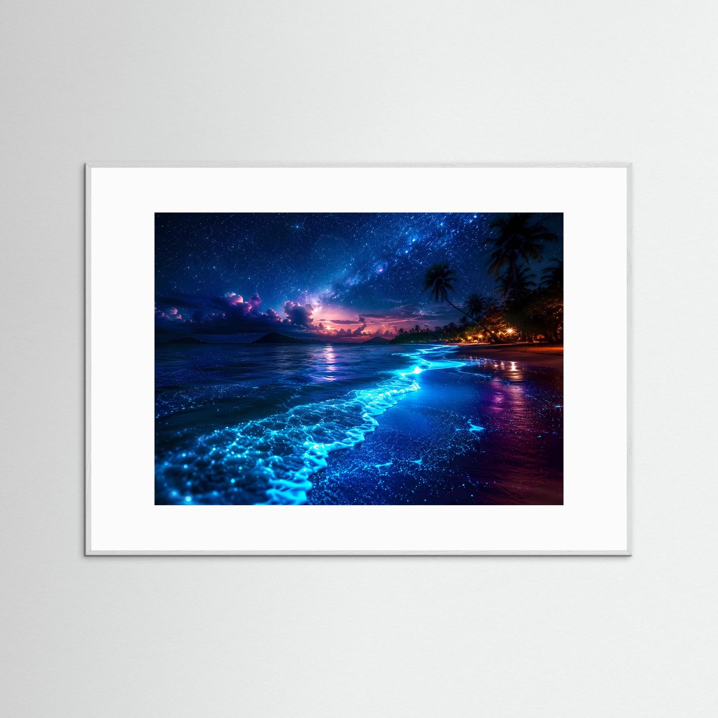 Leuchtender Biolumineszenz Strand Poster Querformat | Tropischer Sternenhimmel & Ozean Wandbild | Magische Nachtlandschaft