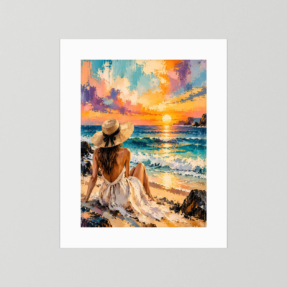 Poster mit weißem Passepartout: Frau am Strand mit Strohhut, abstrakte Sonnenuntergangslandschaft
