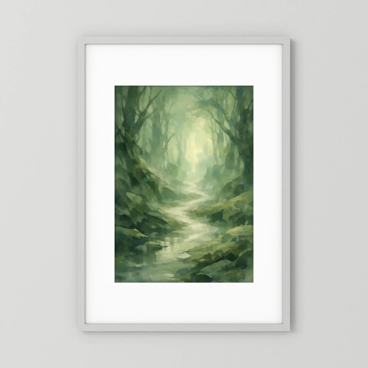 Hochformat-Poster: grüner Nebelwald mit Bach, im weißen Rahmen und Passepartout