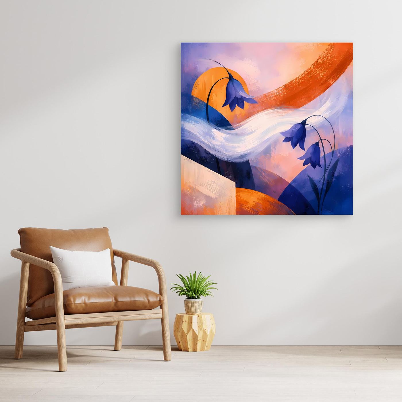 Quadratisches Leinwandbild mit abstrakten blauen Blüten, orangefarbenem Halbkreis und weißem Schwung