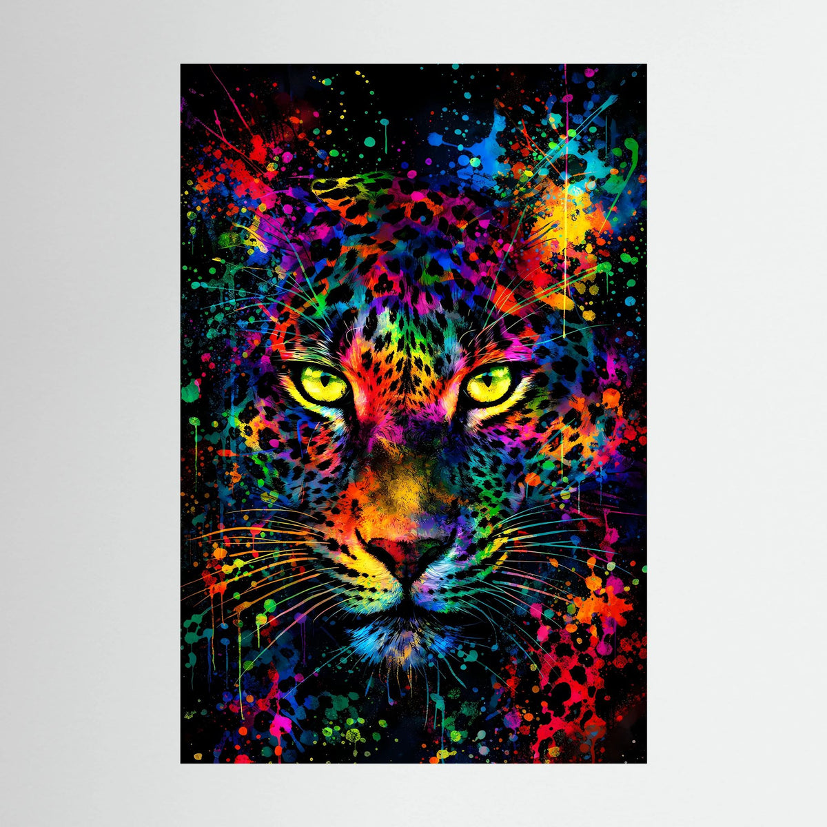 Poster mit Leopardenkopf in bunten Neonfarben, leuchtend gelbe Augen, vertikal