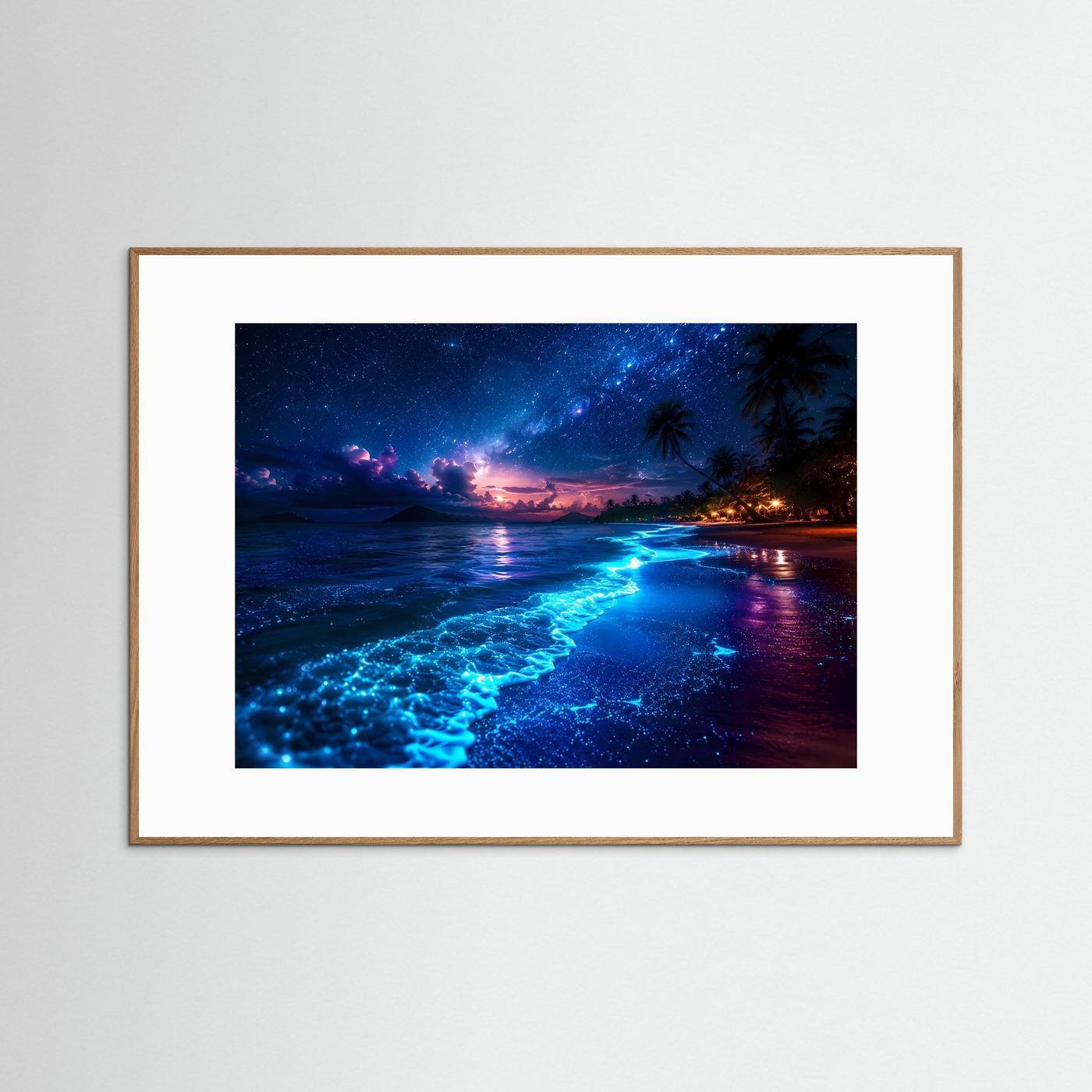 Leuchtender Biolumineszenz Strand Poster Querformat | Tropischer Sternenhimmel & Ozean Wandbild | Magische Nachtlandschaft