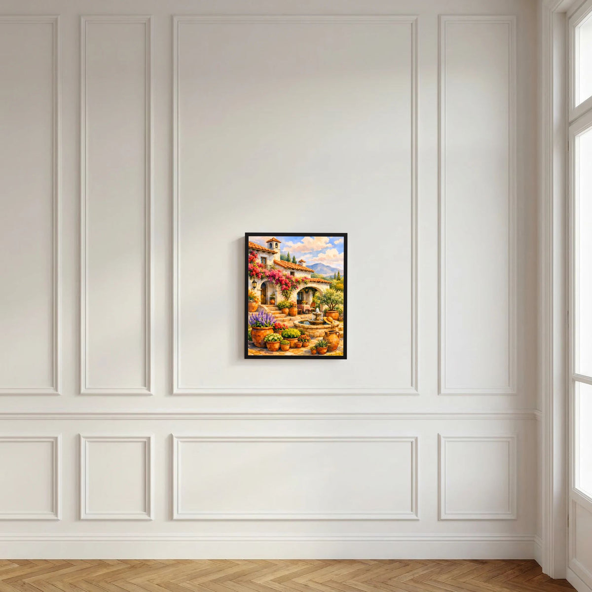 Hochformatiges Kunstposter an der Wand: mediterraner Innenhof mit Blumen, schwarzer Rahmen