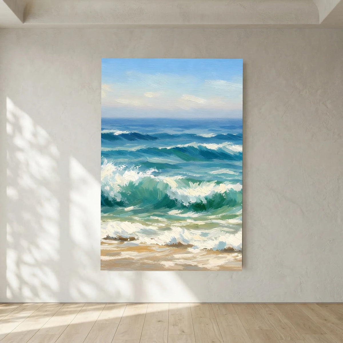 Hochformatiges Poster: blaue, grün schimmernde Wellen am Strand mit hellen Schaumkronen