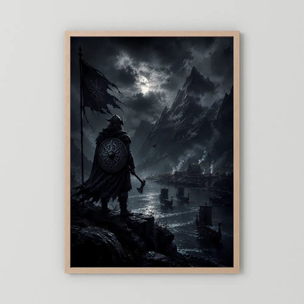 Hochformat-Poster mit Wikingerkrieger und Langschiffen, brauner Holzrahmen