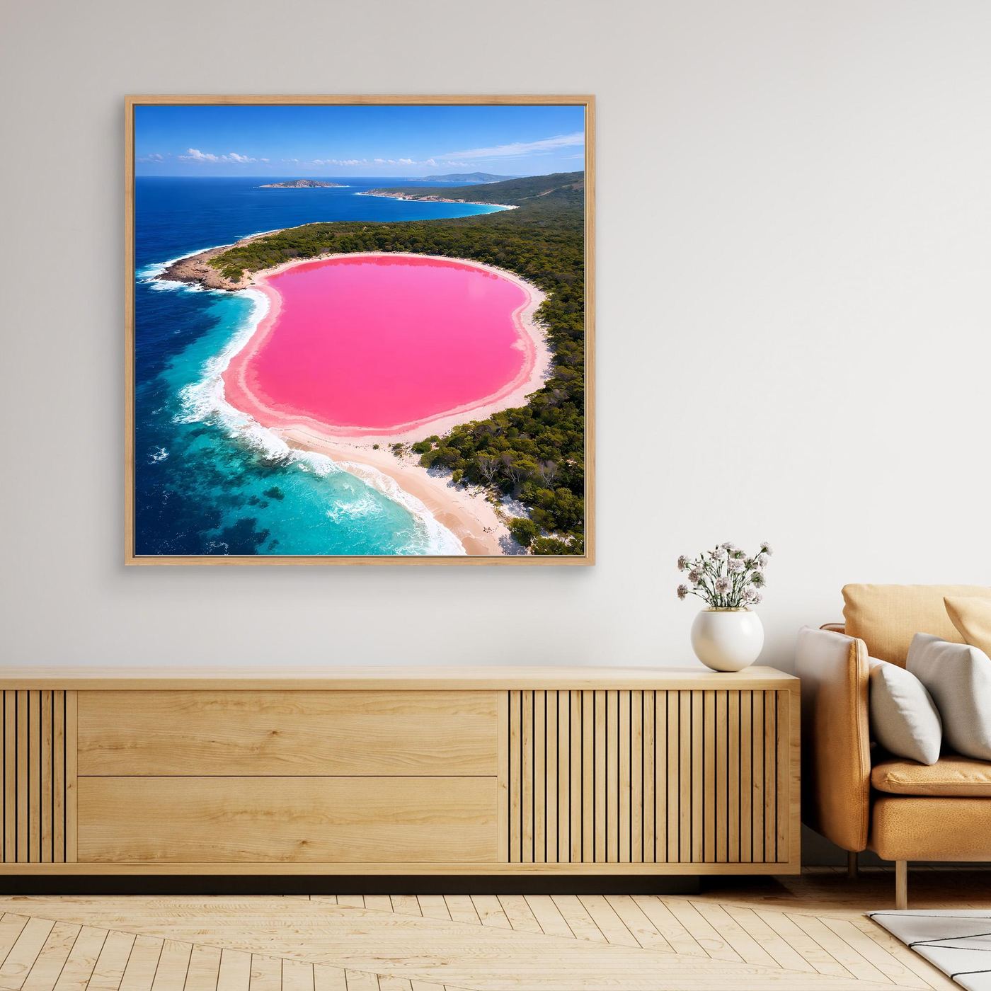 Leinwandbild mit Rahmen: rosafarbener See mit Küste, türkisblauem Meer und Grün