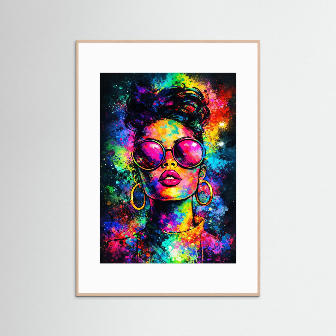 Pop-Art-Poster: Frau mit Sonnenbrille, Farbspritzer, bunter Druck, rosafarbener Rahmen