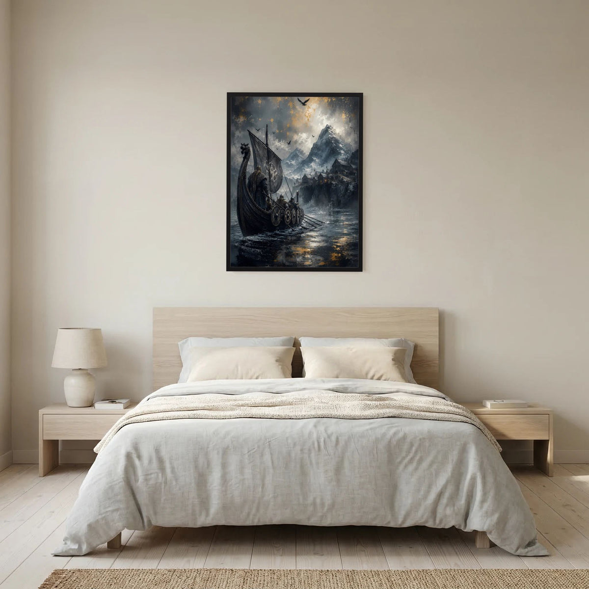 Hochformat-Poster mit Wikinger-Langschiff im Sturm, Bergen und Lichtern am Horizont.