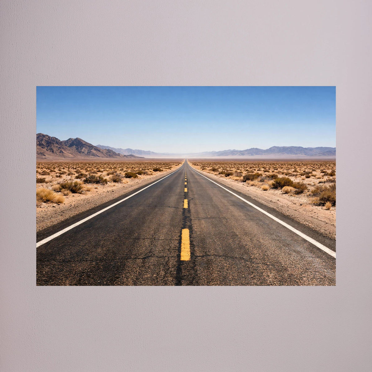Poster im Querformat mit gerader Wüstenstraße, ohne Rahmen, blau eingefasst