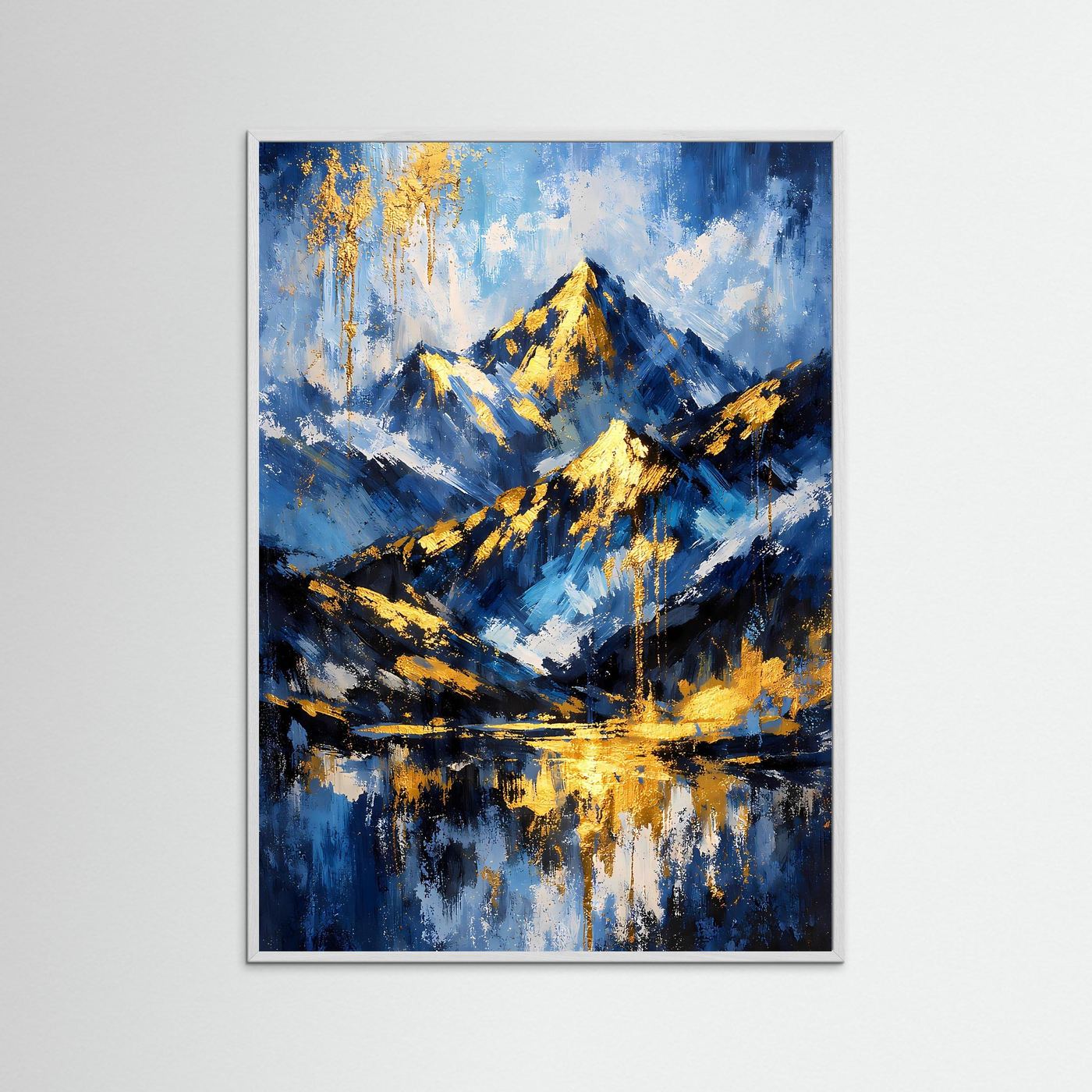 Abstraktes Berg-Poster mit goldenen Akzenten in Blau, im dunkelblauen Rahmen, Hochformat