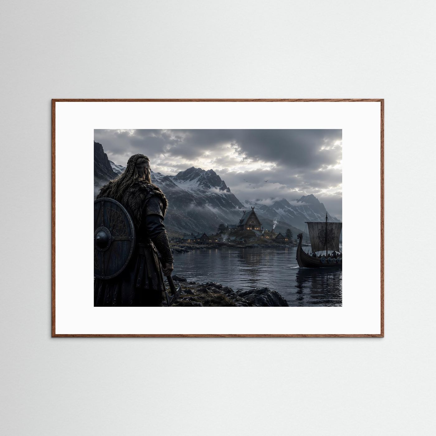 Querformat-Poster: Vikinger am Fjord mit Langschiff, Holzrahmen (braun)