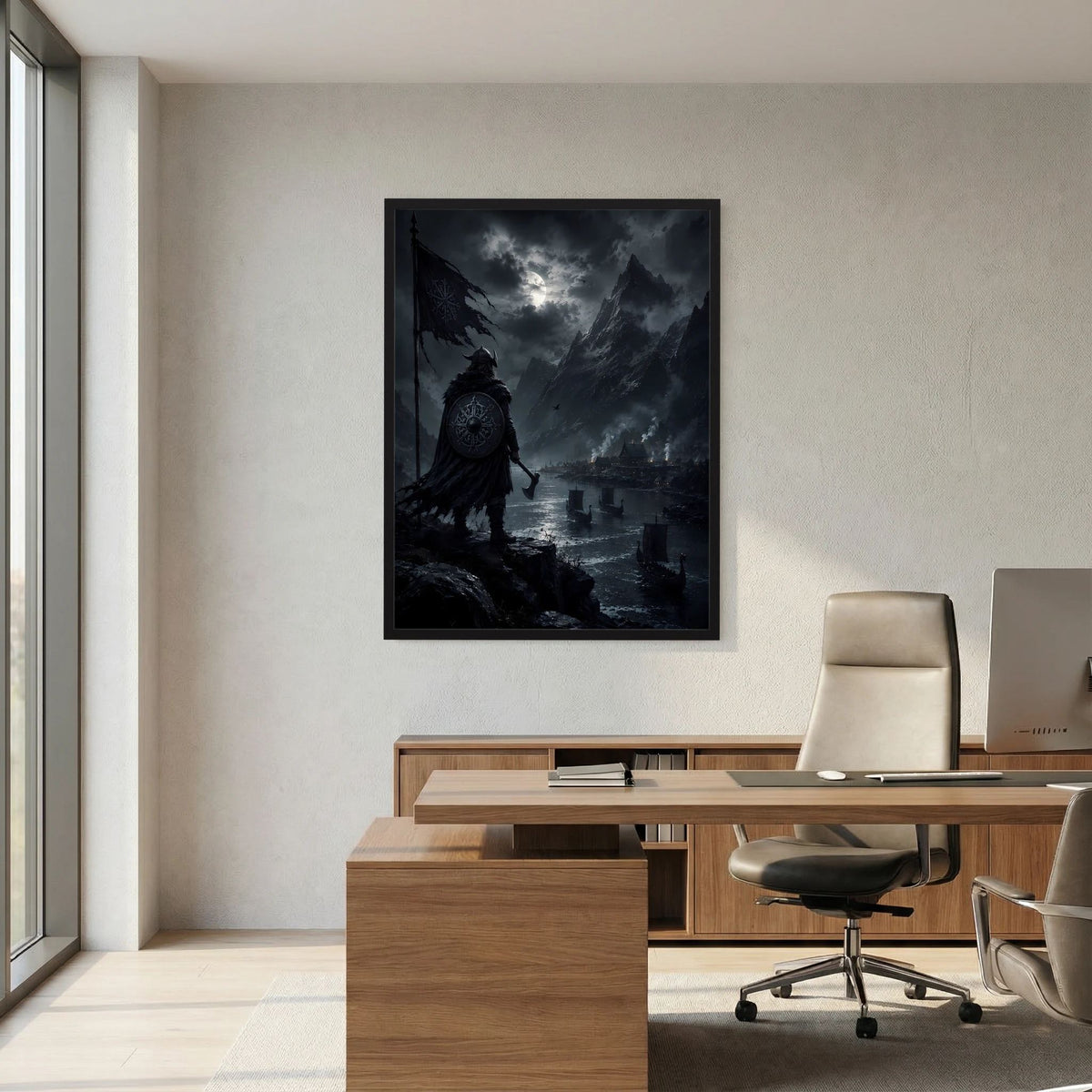 Poster im Hochformat mit Wikinger-Figur in dunkler Fjordszene, schwarz gerahmt