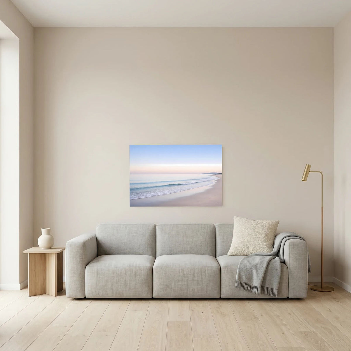 Meerstrand-Wandposter im Querformat mit Strand und Horizont in Pastellfarben, ruhig