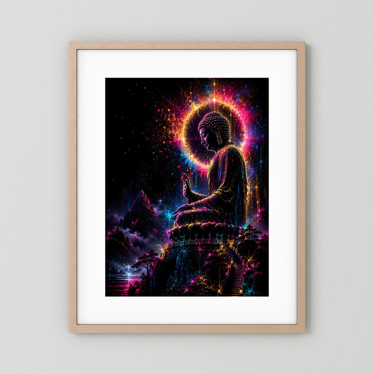 Buddha-Poster im Neonlicht: sitzende Figur mit leuchtender Aura, Holzrahmen (hell) mit weißem Rand