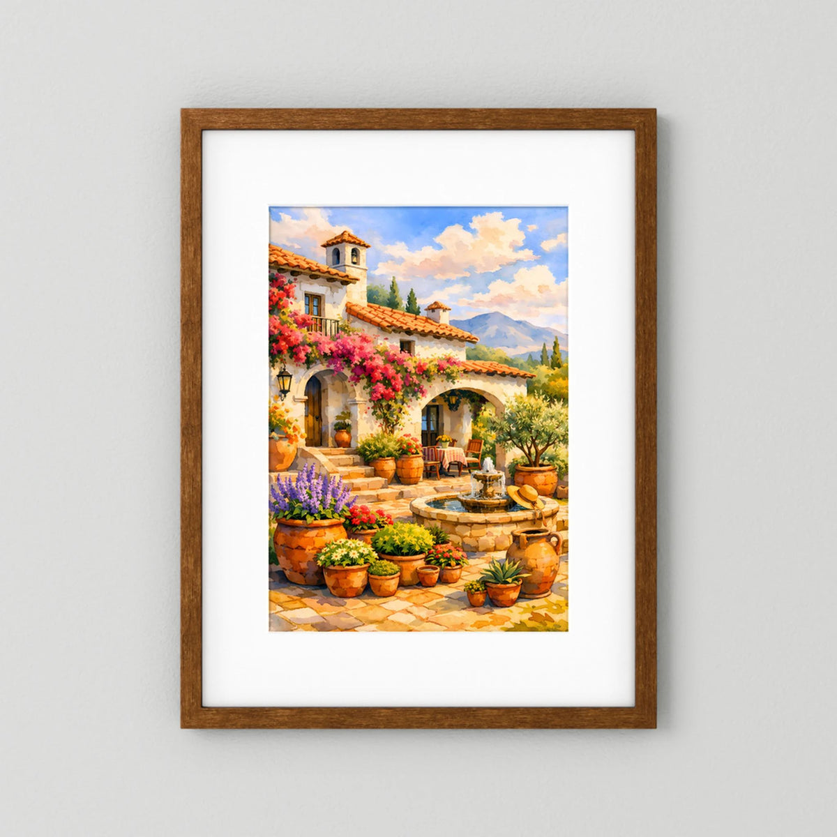 Hochformatiges Kunstposter mit mediterranem Innenhof, Blumen und Brunnen im braunen Holzrahmen