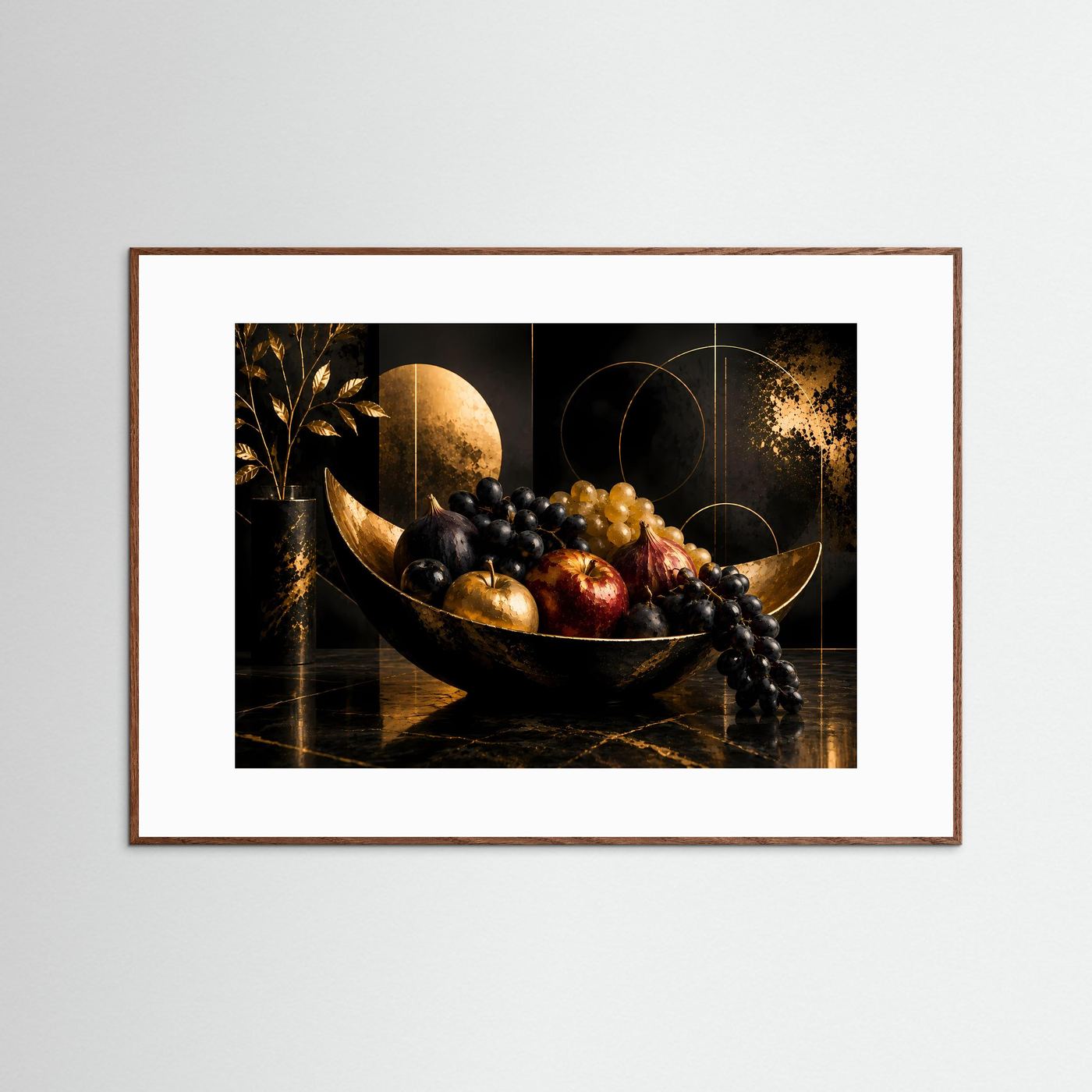 Poster mit schwarzer Obstschale und Trauben in braunem Holzrahmen, Querformat