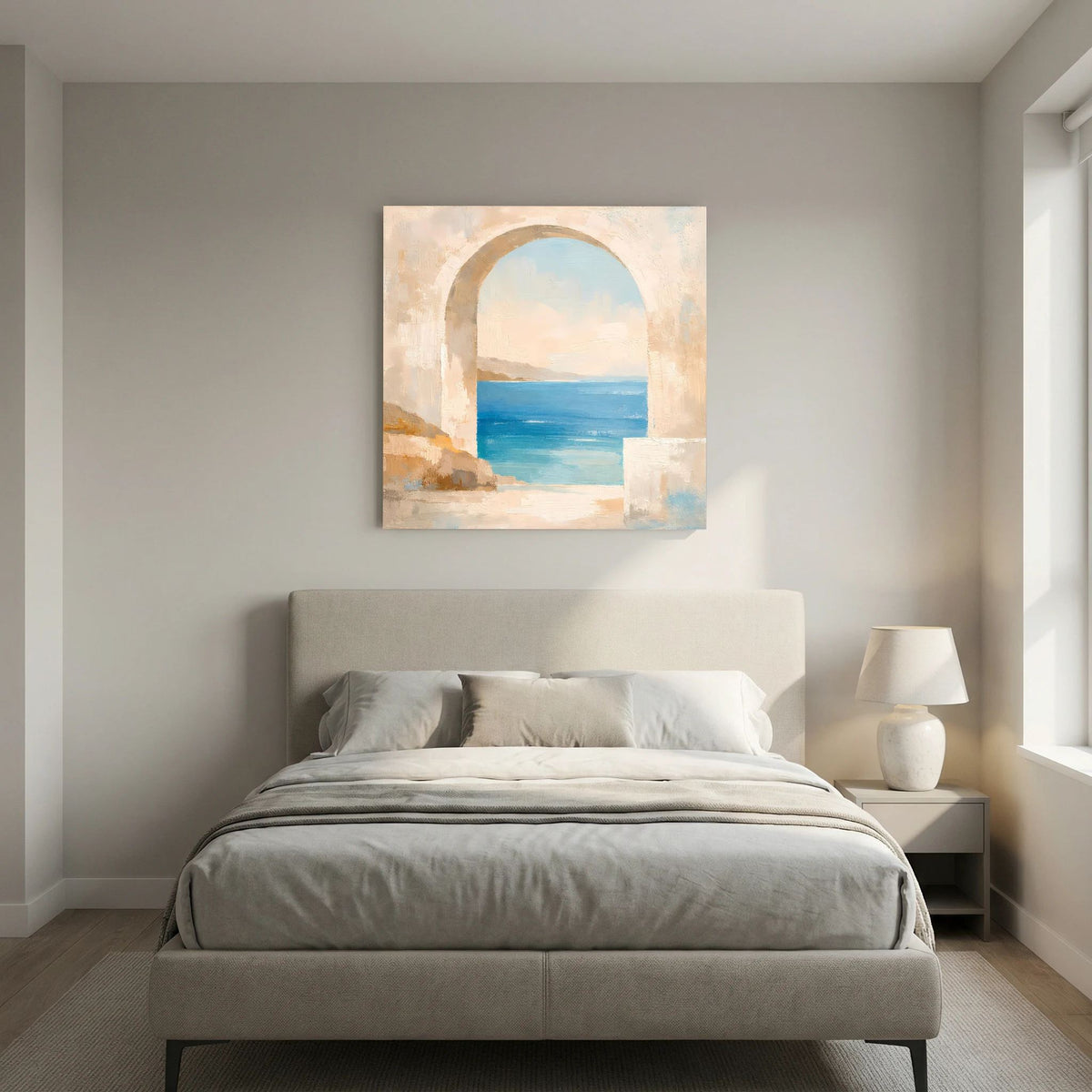 Quadratisches Leinwandbild mit Torbogen über türkisblauer Wasserfläche und beigen Ufern