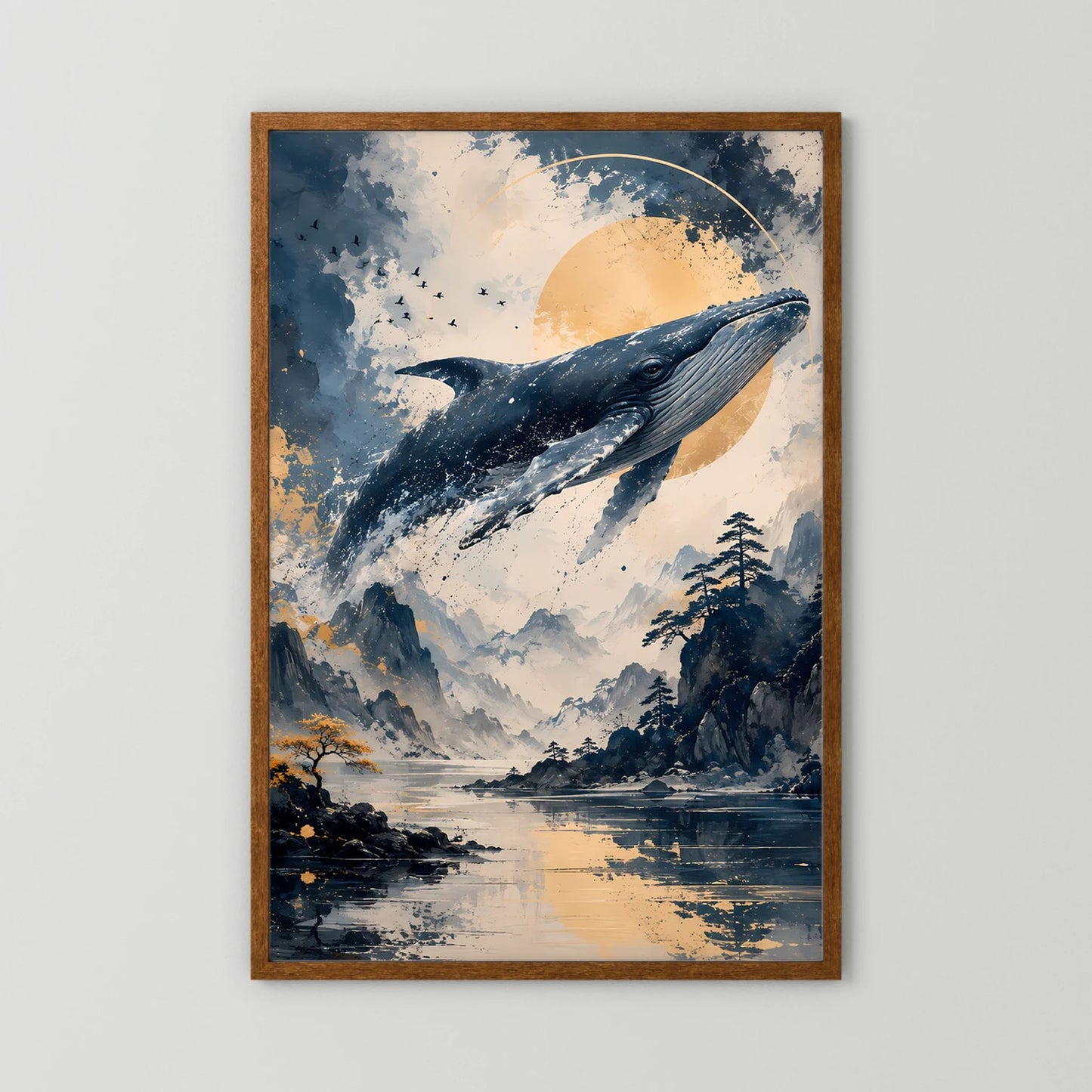 Gerahmtes Poster im Hochformat mit Wal, Mond über See und Bergkulisse, Blau- und Cremetöne
