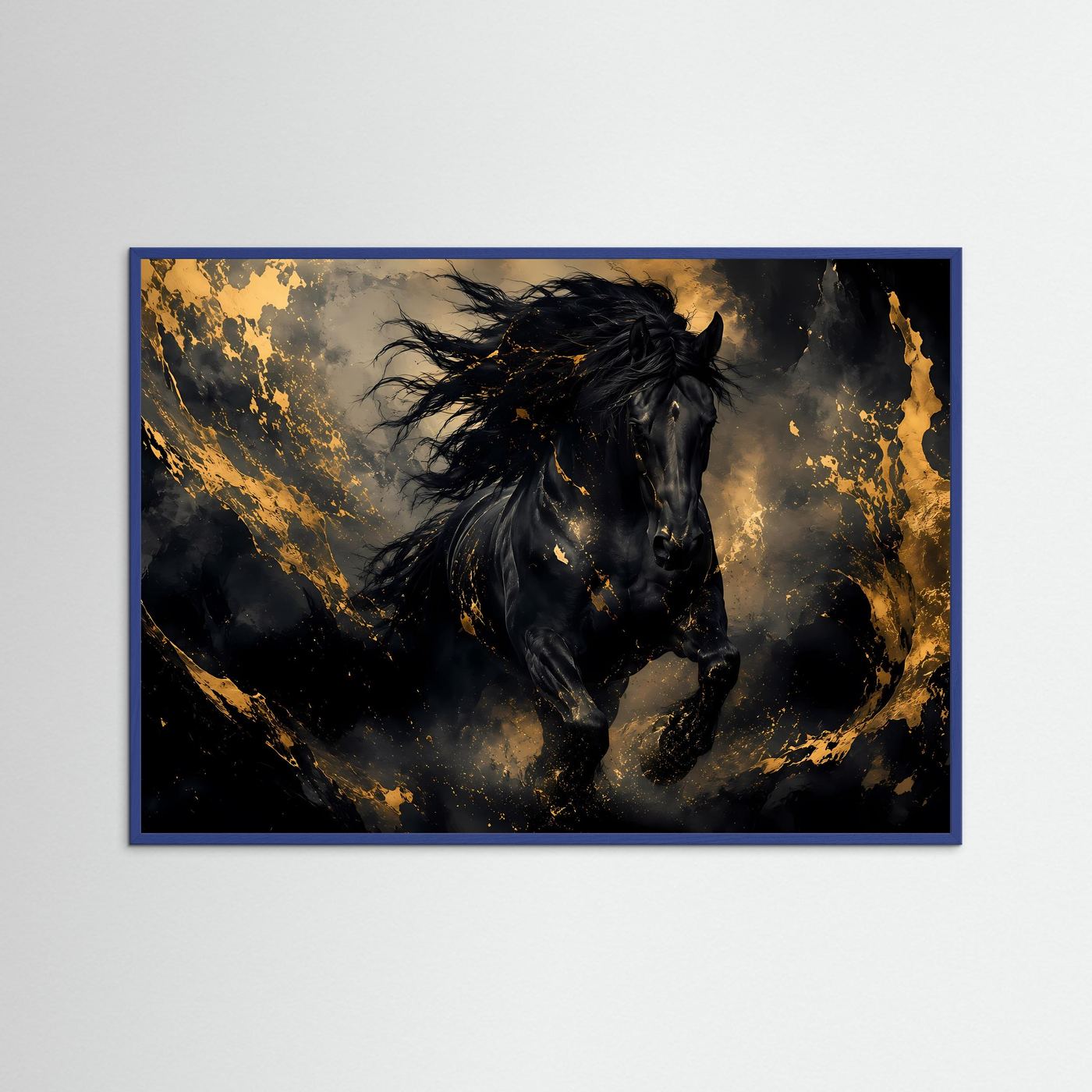 Tierposter mit blauem Rahmen: schwarzes Pferd und goldene Spritzer im Hintergrund