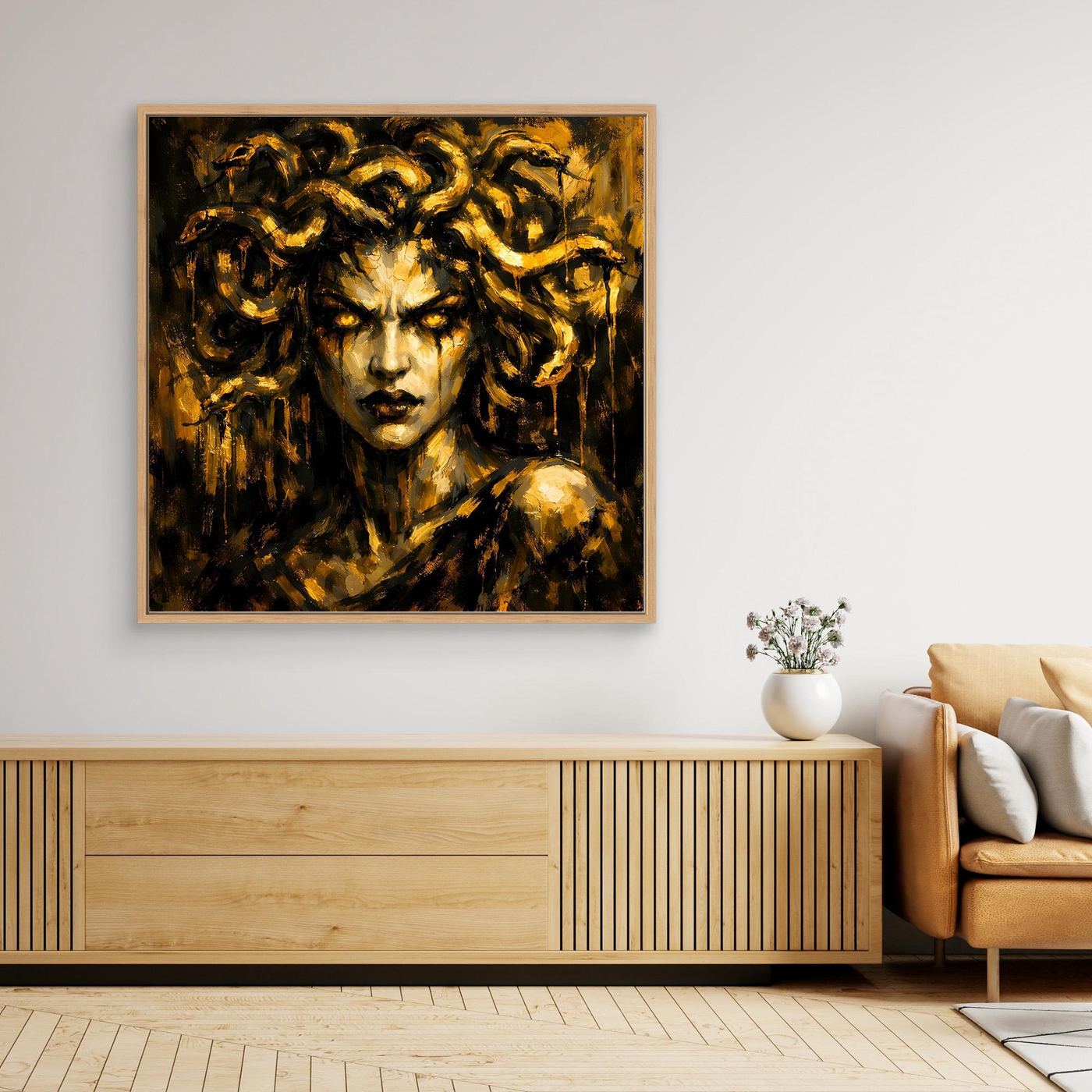 Leinwand Goldene Medusa in düsterer Optik | Modernes Mythologie Wandbild Luxus