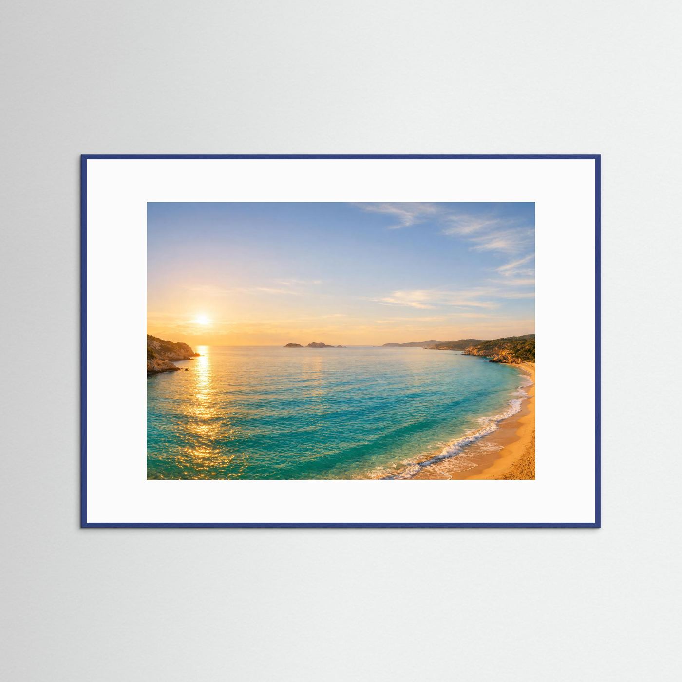 Meer-Poster im Querformat mit blauem Holzrahmen und weißem Passepartout
