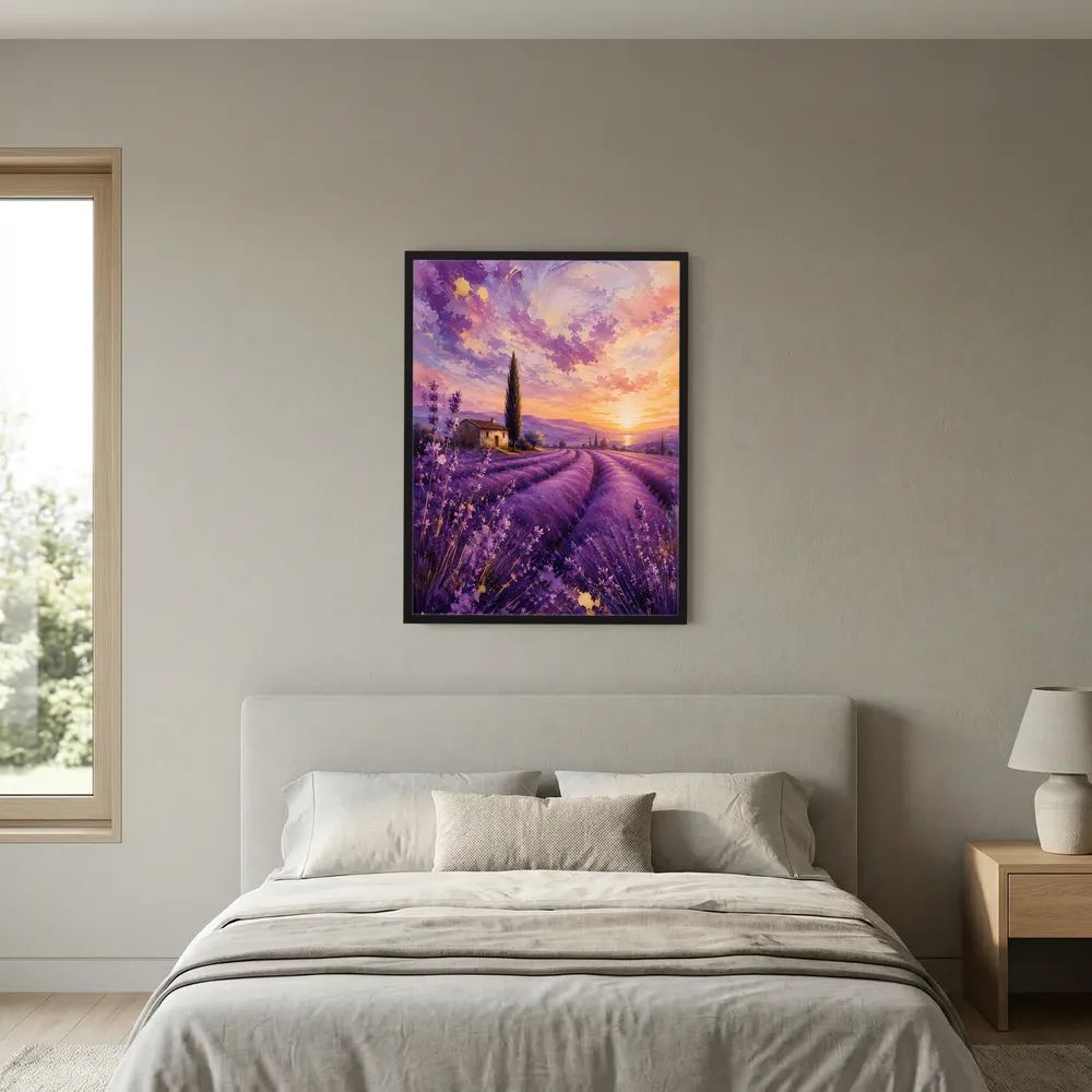 Gerahmtes Hochformat-Poster: violetter Lavendelstreifen mit Kirchturm und Abendsonne
