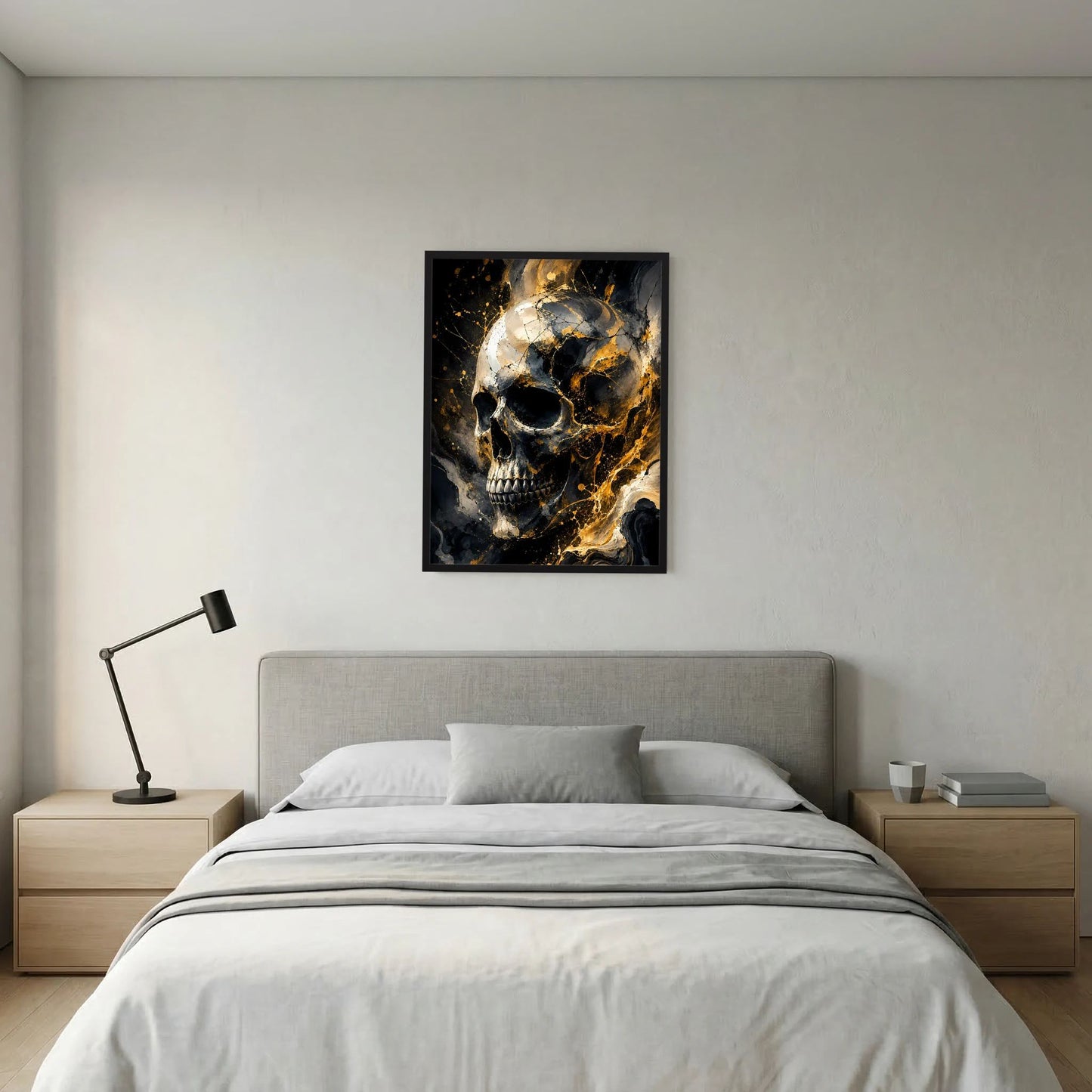 Wandposter Hochformat mit Totenkopf in Schwarz und Gold, schwarzer Rahmen